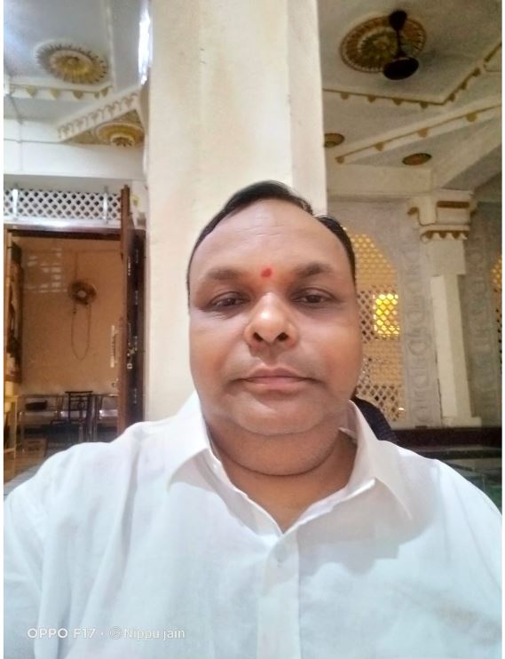 भगवान Adinath के तप और राजा श्रेयांस के दान से अक्षय तृतीया का आध्यात्मिक संदेश, त्याग और करुणा का महत्व।