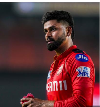 Shreyas Iyer ने IPL 2026 में अविश्वसनीय रिले कैच पकड़ा, रोहित-सूर्यकुमार हैरान, सोशल मीडिया पर वायरल हुआ वीडियो।