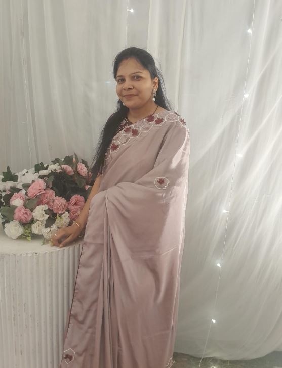 गाय माता पर भावपूर्ण कविता में करुणा, सेवा, पर्यावरण संरक्षण और भारतीय संस्कृति में गौ माता के महत्व का संदेश दिया गया