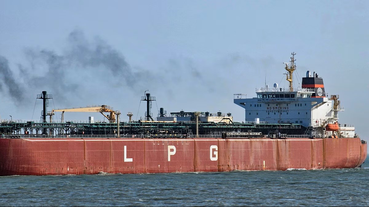 ग्रीन आशा LPG टैंकर ने सुरक्षित पहुंचकर दी बड़ी राहत, भारत में गैस संकट खत्म होने की मजबूत उम्मीद जगी