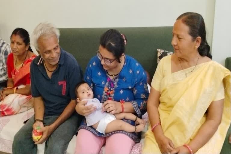 Ujjain की 5 महीने की काशी SMA टाइप-1 से जूझ रही, 15 करोड़ के इंजेक्शन के लिए परिवार की मदद की अपील
