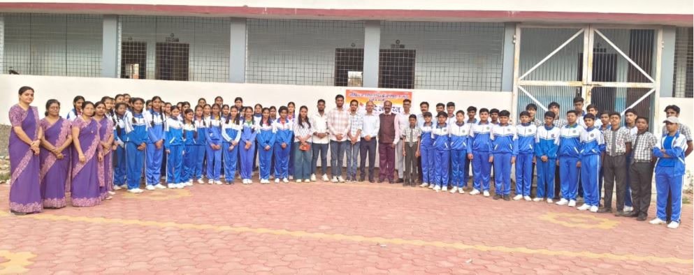 नागदा में ABVP का “परिसर-परिसर वंदे मातरम्” अभियान, 1170 विद्यार्थियों ने किया सामूहिक गायन, राष्ट्रभक्ति का संदेश दिया