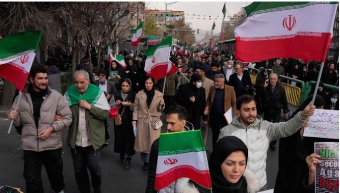 भारत सरकार ने Iran में फंसे भारतीयों के लिए हाई अलर्ट जारी, तुरंत सुरक्षित निकासी की सलाह