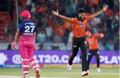 SRH vs RR: सनराइजर्स हैदराबाद ने राजस्थान रॉयल्स को 57 रन से हराया, प्रफुल्ल हिंगे और साकिब हुसैन की घातक गेंदबाजी 