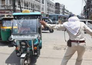 Indore में ई-रिक्शा पर सख्ती: बिना रजिस्ट्रेशन वाले वाहनों पर कार्रवाई शुरू, यात्रियों से सुरक्षित सफर की अपील