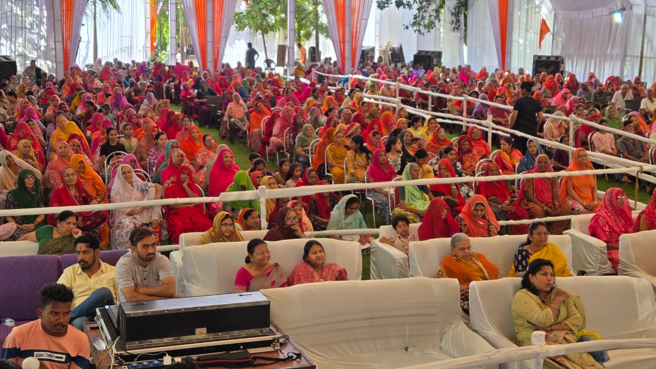 भव्य श्रीमद्भागवत कथा भीनमाल में उमड़ा आस्था का सागर, अभयदास महाराज के दिव्य प्रवचन से भाव-विभोर हुए श्रद्धालु