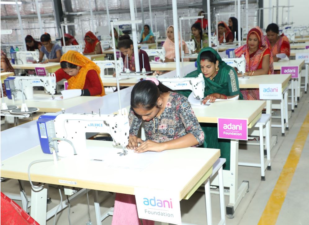 Dr. Preeti Adani के स्वाभिमान विज़न से मध्यप्रदेश में महिला सशक्तिकरण को नई दिशा, 1,500 महिलाओं को मिलेगा स्थायी रोजगार