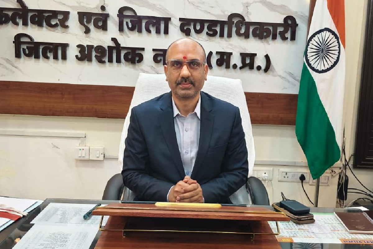 गुस्से में कलेक्टर ने लगाया फोन तो दौड़े अफसर – किसानों का दर्द सुन अधिकारियों पर खूब भड़के, 3 दिन से रुकी थी तुलाई