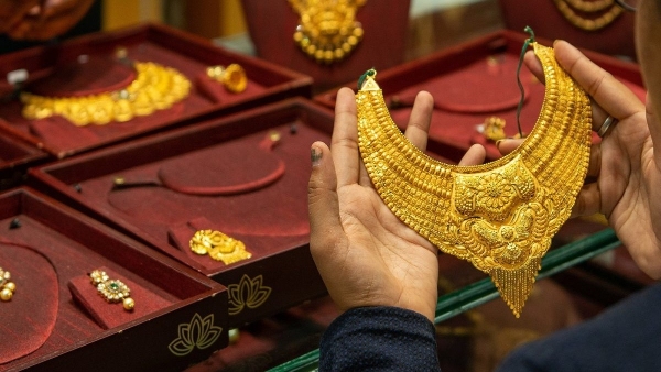Gold की कीमतों में बड़ी गिरावट: 24 कैरेट गोल्ड ₹3,980 प्रति 100 ग्राम तक सस्ता, जानें आज का ताजा भाव