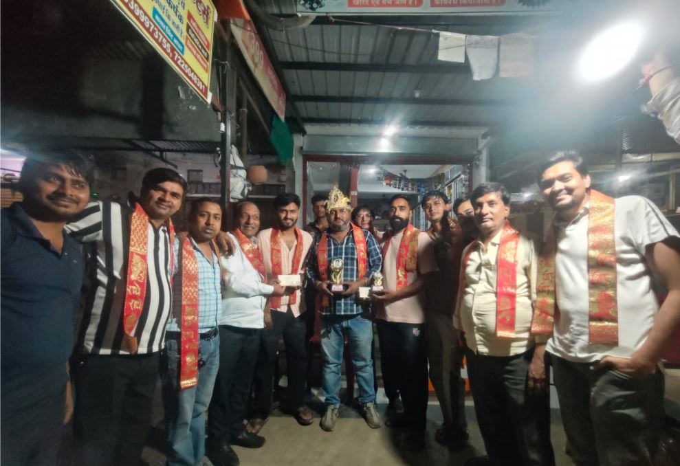 Jhaknavda में रोमांचक कैरम टूर्नामेंट का भव्य समापन, खिलाड़ियों का हुआ सम्मान