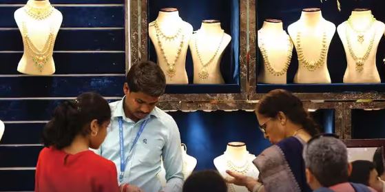 Gold-Silver की कीमतों में गिरावट: 5 मई 2026 अपडेट पर मुख्य सुर्खियाँ