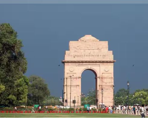 Delhi NCR में मौसम बदला, बारिश की संभावना, तापमान गिरा, यलो अलर्ट जारी, तेज हवाएं, लोगों को सतर्क रहने की सलाह