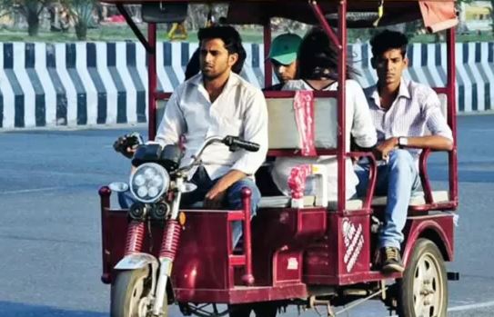 Delhi में ई-रिक्शा रजिस्ट्रेशन के नए नियम: ऑनलाइन प्रक्रिया फिर शुरू, सिस्टम में बड़ा बदलाव