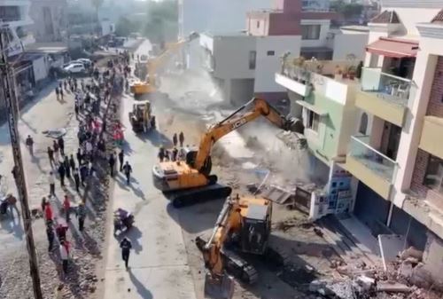 इंदौर में Chhawani क्षेत्र में बड़ी कार्रवाई: सवा सौ से अधिक मकानों के बाधक हिस्से हटाने का काम शुरू