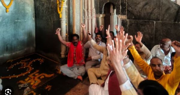 Bhojshala में आस्था का सैलाब: हाई कोर्ट फैसले के बाद 11 दिनों में पहुंचे 2 लाख श्रद्धालु, धार्मिक माहौल हुआ और प्रबल