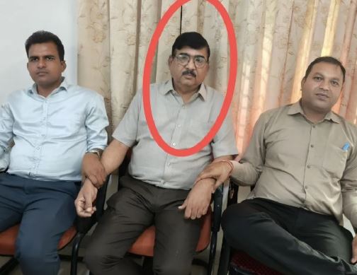 MP में शौचालय निर्माण में 1 लाख की रिश्वत लेते अधिकारी गिरफ्तार, लोकायुक्त की बड़ी कार्रवाई