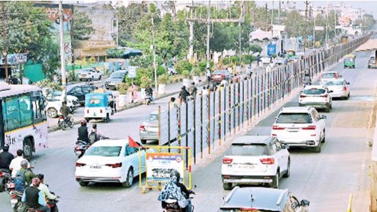 Indore में AB Road पर Elevated कॉरिडोर निर्माण को लेकर बढ़ता विवाद, जनता को भारी परेशानी