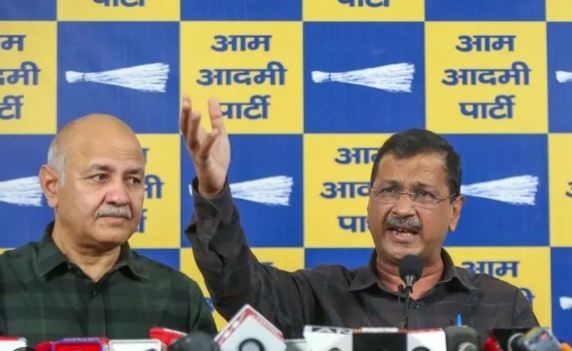 Delhi Liquor Policy Case: केजरीवाल और सिसोदिया को हाईकोर्ट का नोटिस, सोशल मीडिया कैंपेन पर बड़ा विवाद