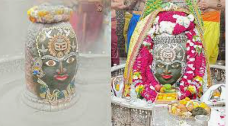 Ujjain News: चांदी के नाग, मुंडमाला और बेलपत्र से सजे बाबा महाकाल, भस्म आरती में उमड़ा श्रद्धालुओं का जनसैलाब