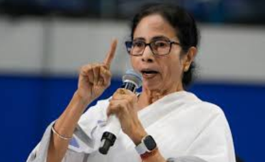 TMC में सियासी भूचाल: 100 से ज्यादा पार्षदों का इस्तीफा, 6 विधायक BJP की बैठक में शामिल, काकोली घोष के बयान से बढ़ी हलचल