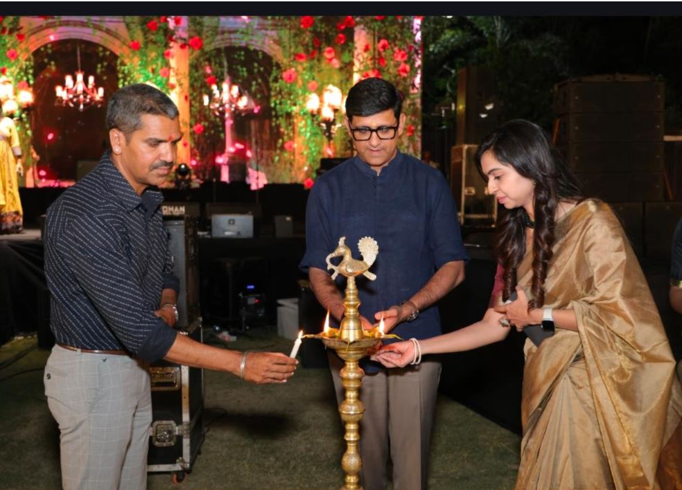 Indore में सुकून और आध्यात्म का संगम: ‘द हीलिंग कॉन्सर्ट – अध्याय 1: आरंभ’ ने हजारों दिलों को छुआ