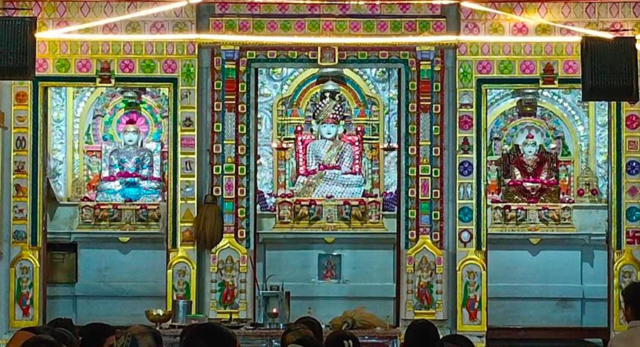 Nagda में पहली बार संगीतमय श्री शक्रस्तव अभिषेक और शांति धारा आयोजन, जैन समाज में उत्साह और धार्मिक माहौल