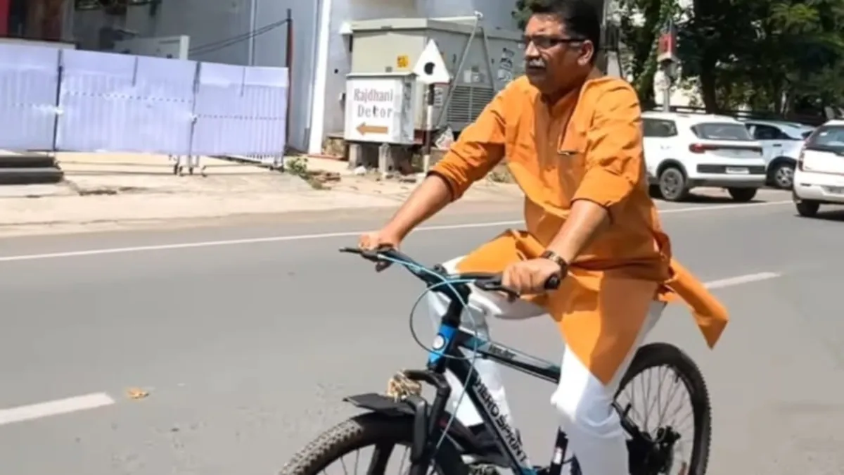 jbp saansad on bicycle 215415 1778664638355