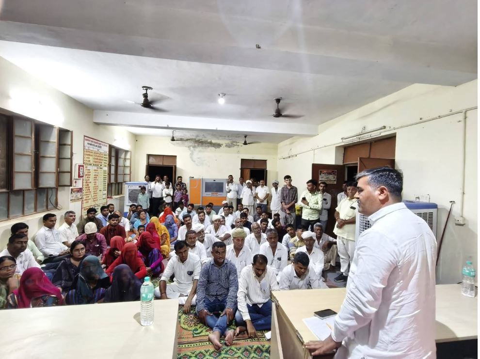 Nimbawas में रात्रि चौपाल और ग्राम रथ यात्रा का भव्य आयोजन, ग्रामीण समस्याओं पर हुआ त्वरित समाधान पर जोर