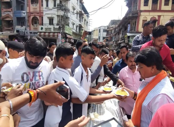 इंदौर में कैलाश विजयवर्गीय का बयान चर्चा में: ‘Poha रोजगार के लिए अच्छा है’, नगर निगम पर तंज या संदेश?