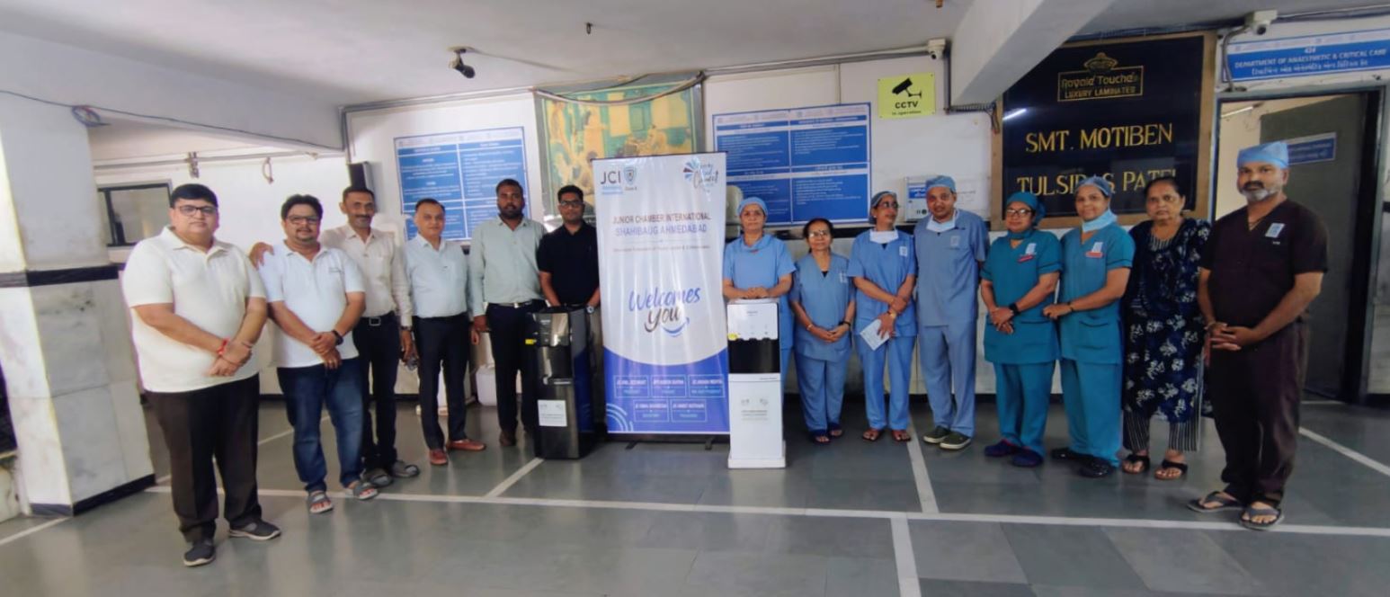 JCI शाहीबाग और जेसीआई एलुमनी क्लब अहमदाबाद रीजन द्वारा IKDRC-ITS अस्पताल को वॉटर डिस्पेंसर भेंट, मरीजों की सुविधा के लिए सेवा कार्यों का संकल्प