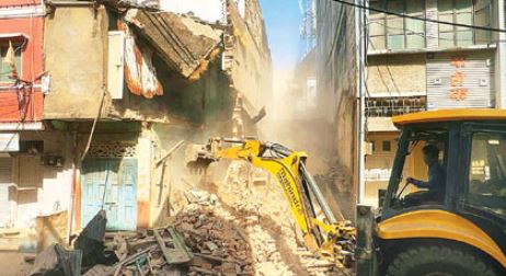 Indore : करोड़ों के डोम, मंडरा रहा हाईटेंशन लाइन का खतरा; Choithram Mandi में कभी भी हो सकता है बड़ा हादसा