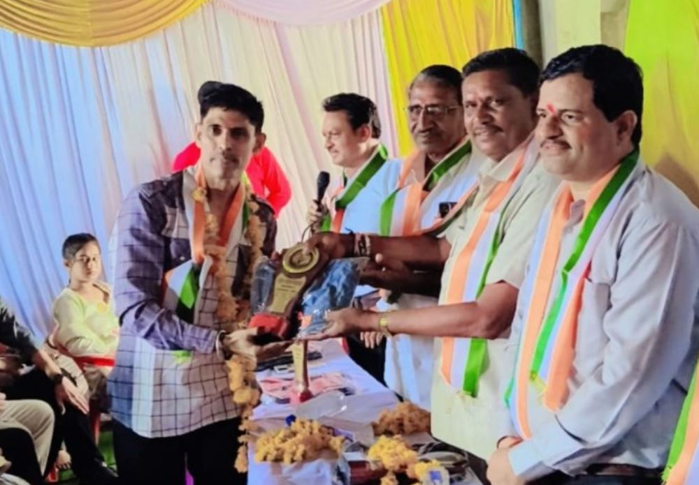 Aryavrat Patrakar Sangh ने ग्राम पंचायत परवलिया से भरी उड़ान, 100 से अधिक पत्रकारों की मौजूदगी में ग्रामीण प्रतिभाओं का हुआ सम्मान