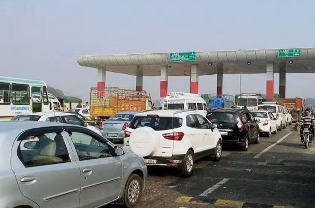National Highways पर खत्म हो सकता है VIP कल्चर! टोल फ्री सुविधाओं की समीक्षा में जुटी सरकार