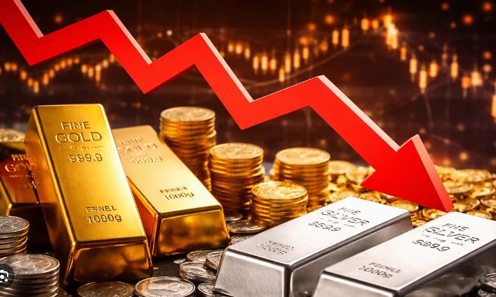 Gold-Silver Price Crash: ईरान-अमेरिका तनाव के बावजूद सोना-चांदी में बड़ी गिरावट, निवेशकों में हलचल