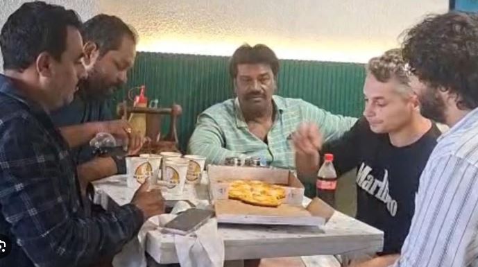 Netherlands का युवक इंदौर की सड़कों पर भटकता मिला, प्रशासन और समाजसेवियों की मदद से सुरक्षित घर वापसी