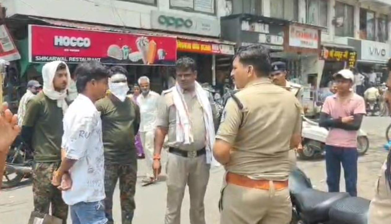 Nagda पुलिस का सघन वाहन चेकिंग अभियान: मॉडिफाइड साइलेंसर लगी बुलेट पर कार्रवाई, यातायात नियमों के पालन की अपील
