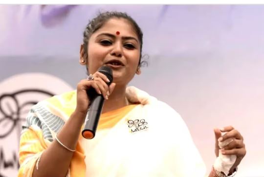 टीएमसी में बड़ी बगावत! Sayani Ghosh समेत 20 सांसदों ने संसद में अलग व्यवस्था की मांग की, ममता- अभिषेक को झटका