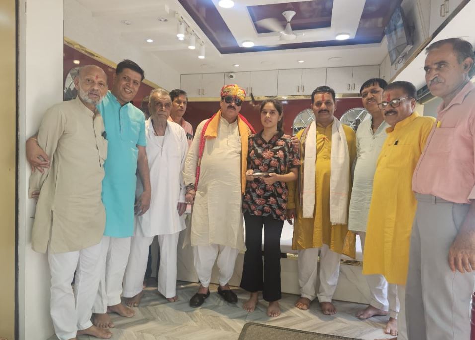 मोदी सरकार के 12 वर्ष पूर्ण होने पर सारंगपुर में BJP का विशेष जनसंपर्क अभियान तेज, मंत्री गौतम टेटवाल ने किया व्यापक जनसंवाद