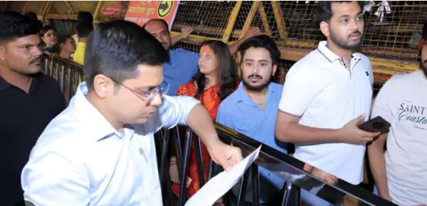 Ujjain महाकाल मंदिर में भस्म आरती के नाम पर अवैध वसूली, 200 रुपये का टिकट 2500 में बेचने का खुलासा