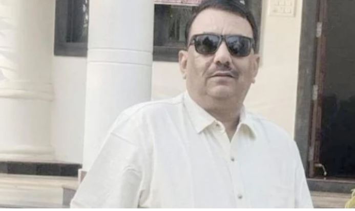MP News: 3 संतान होने पर उप पंजीयक बर्खास्त, मुख्यमंत्री द्वारा नियम हटाने के बाद भी हुई कार्रवाई, प्रशासनिक गलियारों में छिड़ी बहस