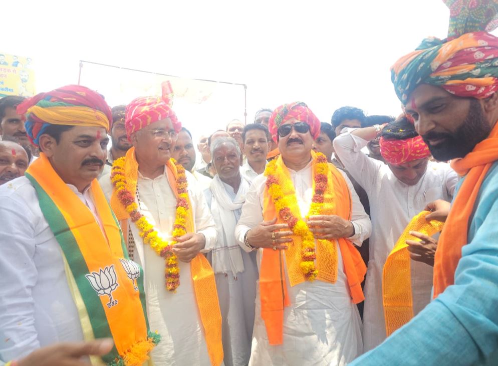 Naitional MIllets Mission  के तहत जिला स्तरीय कृषक संगोष्ठी में कृत्रिम कीट नियंत्रण प्लांट का शुभारंभ, जैविक खेती करने वाले किसानों का हुआ सम्मान