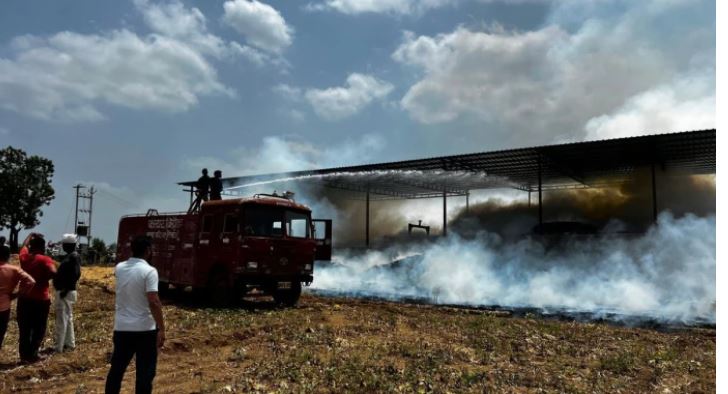 Harda Biomass Plant में भीषण आग: सोडलपुर गांव में 3 मशीनें जलकर खाक, करीब 40 लाख रुपये नुकसान की आशंका
