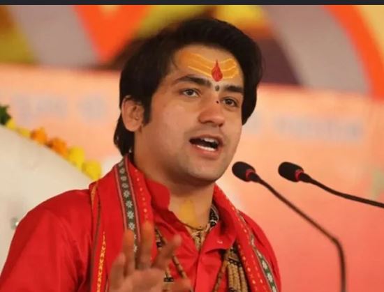 राम मंदिर चढ़ावा विवाद: Dhirendra Shastri का बड़ा बयान, बोले- 'रावण ने माता सीता को चुराया था, इन लोगों ने करोड़ों श्रद्धालुओं का भरोसा चुराया'