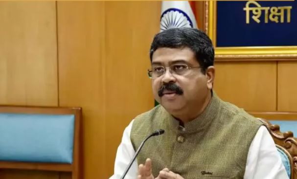 NEET पेपर लीक विवाद पर बढ़ा सियासी घमासान, ‘कॉकरोच जनता पार्टी’ पर शिक्षा मंत्री Dharmendra Pradhan का तीखा हमला
