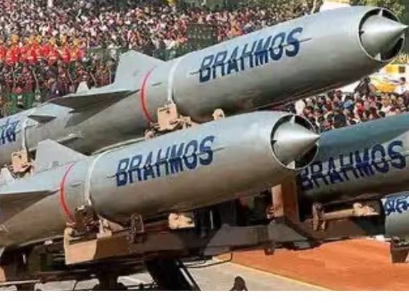 भारत की Brahmos Missile की वैश्विक मांग बढ़ी: पश्चिम एशिया और कई देशों में खरीद को लेकर रुचि तेज