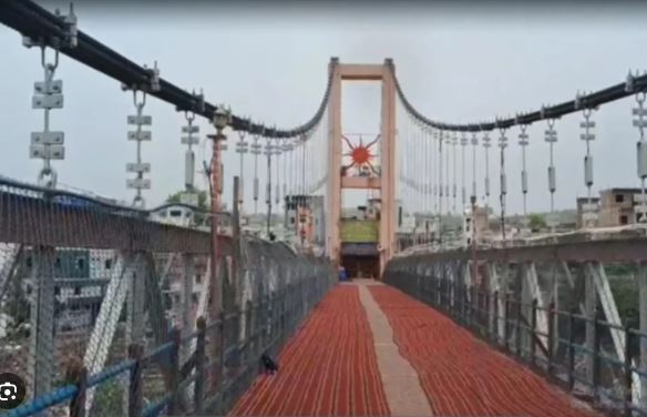 Omkareshwar के ब्रिज पर फिर खतरा, बार-बार क्यों हो रहे हैं हादसे? श्रद्धालुओं की सुरक्षा पर उठे सवाल