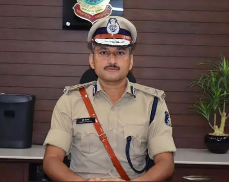 CG IPS Transfer: छत्तीसगढ़ पुलिस में बड़ा फेरबदल, Badri Narayan Meena बने नए बस्तर IG, सुंदराज पी को NIA में जिम्मेदारी