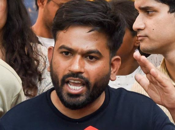 Jantar Mantar पर प्रदर्शन के दौरान झड़प, कॉकरोच जनता पार्टी ने कार्यकर्ता पर हमले का लगाया आरोप