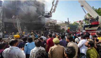 UP लखनऊ अग्निकांड: रिहायशी नक्शे पर बना कॉम्प्लेक्स बना मौत का जाल, 15 की मौत के बाद बड़ा खुलासा
