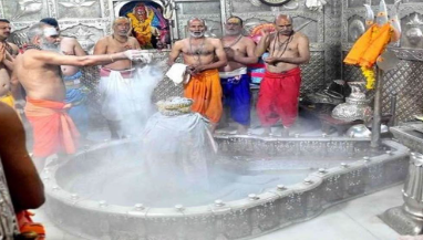 Ujjain महाकाल मंदिर में बड़ा बदलाव: अब एक व्यक्ति को 3 महीने में सिर्फ एक बार मिलेगी भस्म आरती दर्शन अनुमति